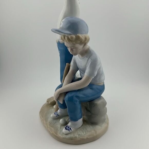 Flawless and Poignant 1989 Paul Sebastian "Home Run" Figurine - Picture 4 of 5